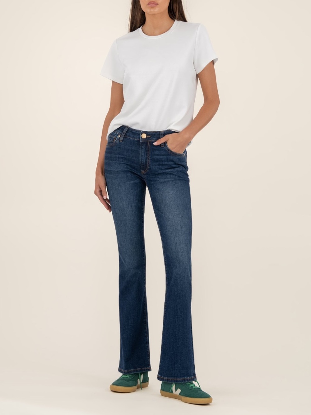 Kut from the Kloth Natalie Mid Rise Bootcut, Petite in Monument Wash Size 8P8P /